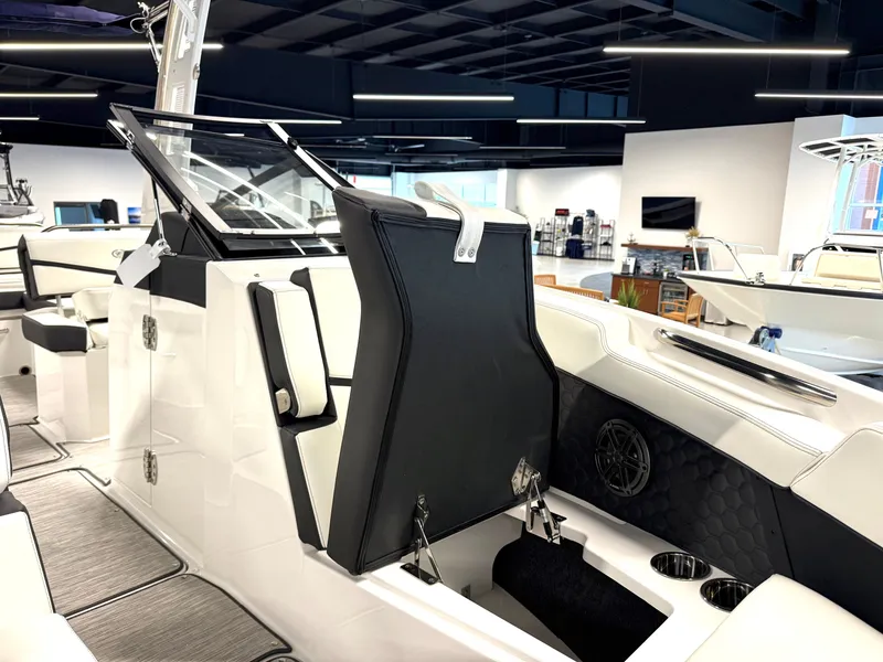 Slide: The Image of Cobalt R6 Surf 2026 - 14