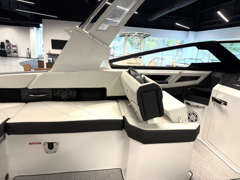 Slide: The Image of Cobalt R6 Surf 2026 - 6