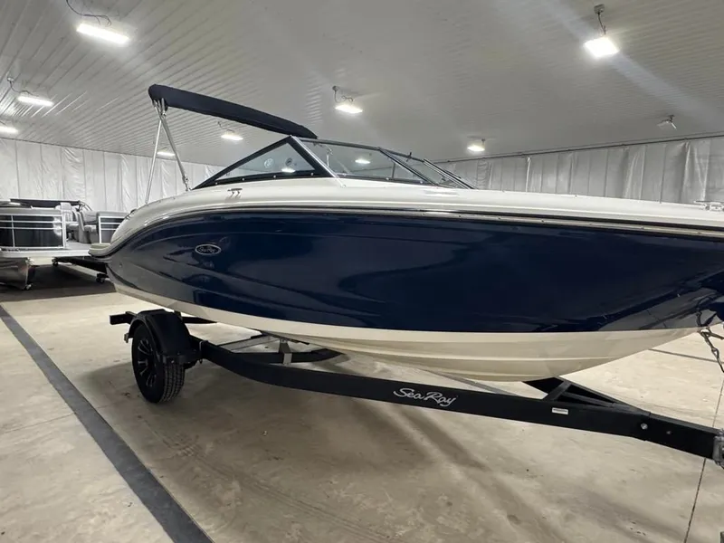 Slide: The Image of Sea Ray SPX 190 Outboard 2023 - 15