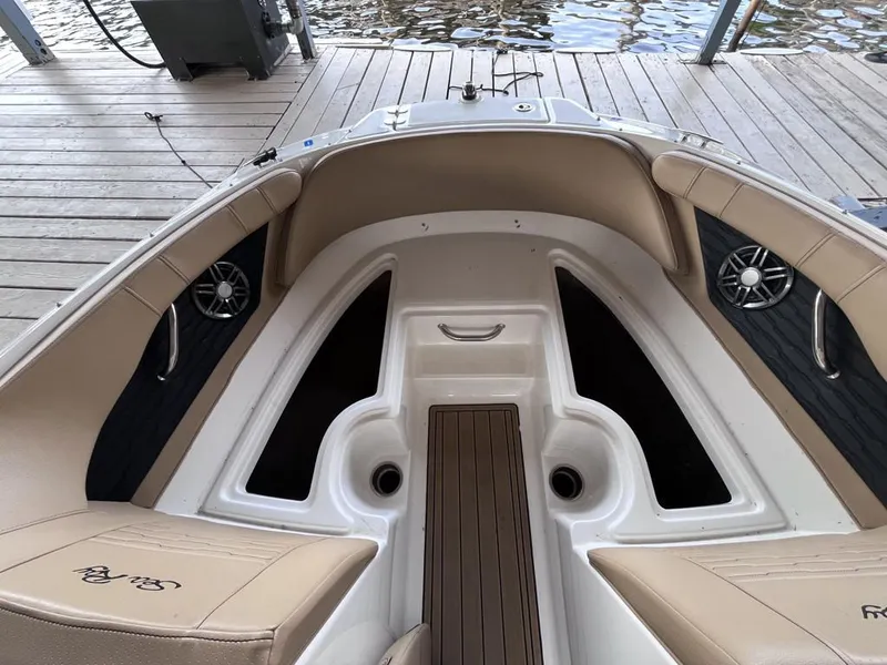 Slide: The Image of Sea Ray SPX 190 Outboard 2023 - 23