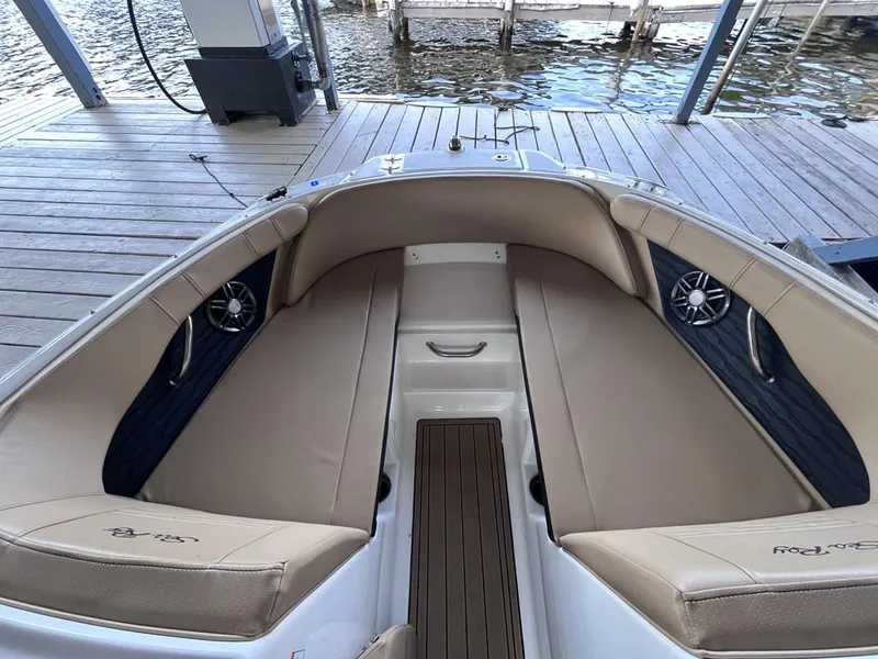 Slide: The Image of Sea Ray SPX 190 Outboard 2023 - 25