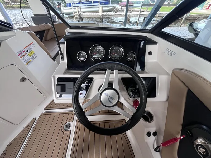 Slide: The Image of Sea Ray SPX 190 Outboard 2023 - 28