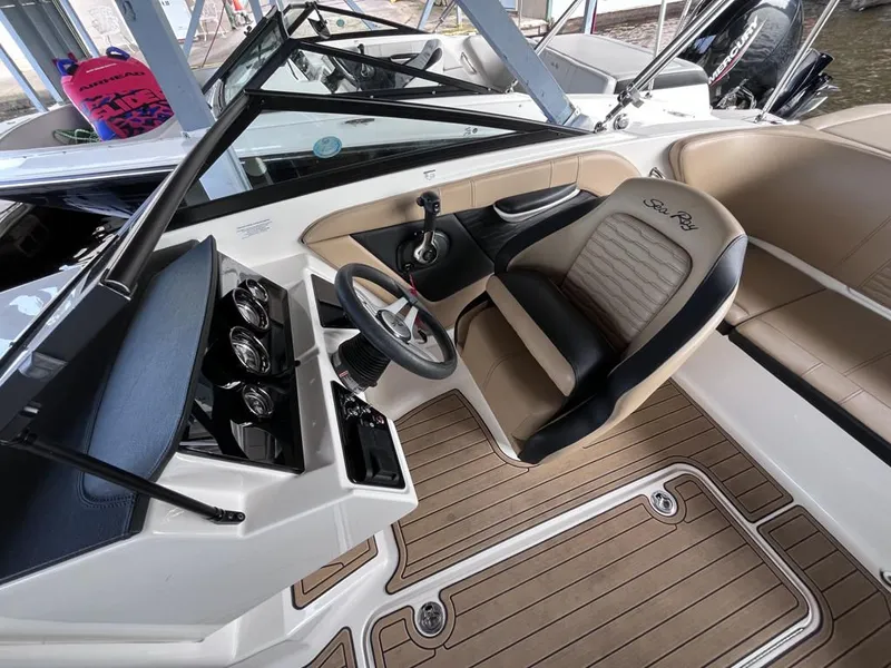 Slide: The Image of Sea Ray SPX 190 Outboard 2023 - 29