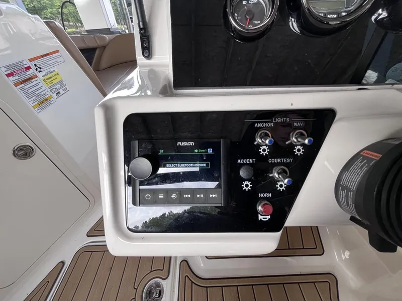 Slide: The Image of Sea Ray SPX 190 Outboard 2023 - 31