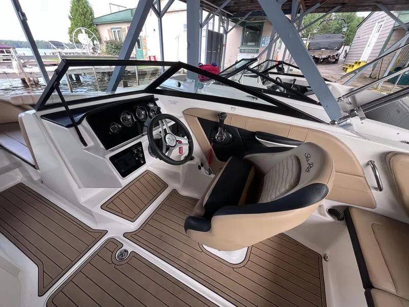 Slide: The Image of Sea Ray SPX 190 Outboard 2023 - 33