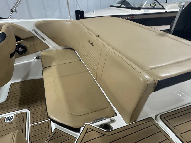Slide: The Image of Sea Ray SPX 190 Outboard 2023 - 36