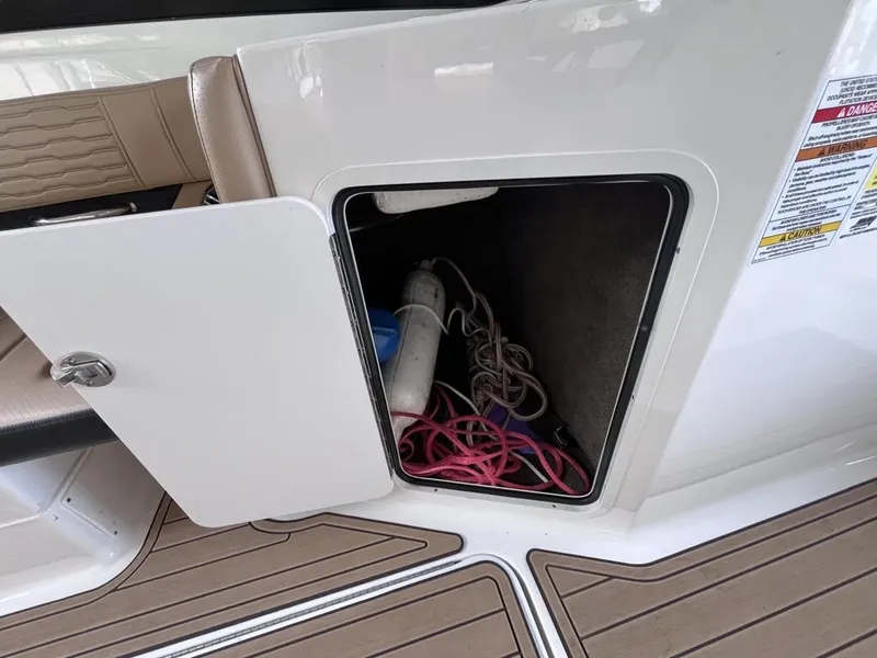 Slide: The Image of Sea Ray SPX 190 Outboard 2023 - 45