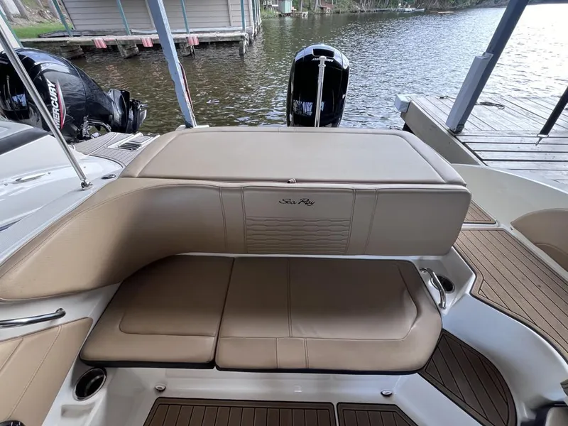 Slide: The Image of Sea Ray SPX 190 Outboard 2023 - 46