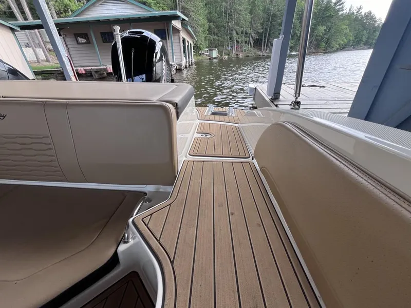 Slide: The Image of Sea Ray SPX 190 Outboard 2023 - 47