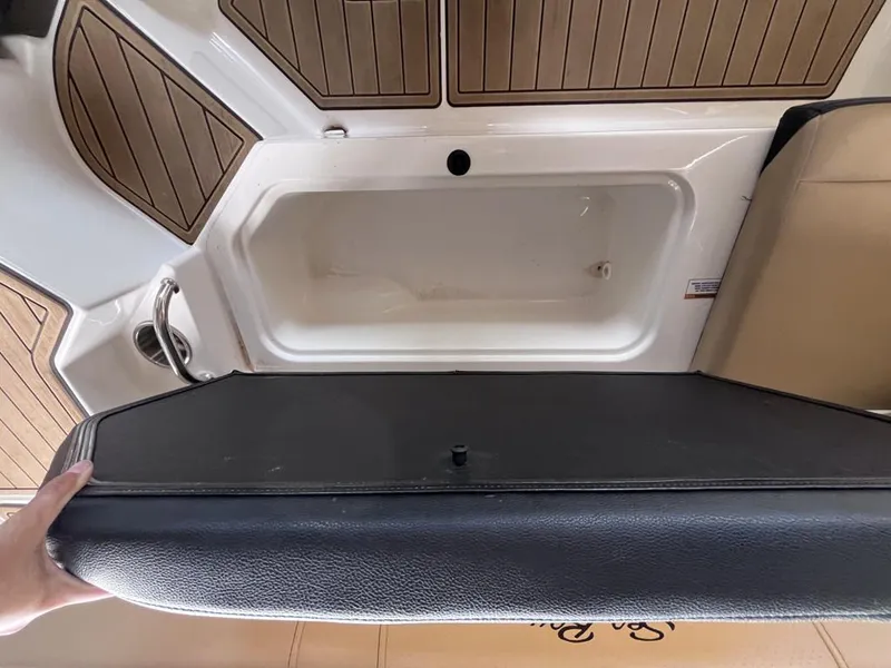 Slide: The Image of Sea Ray SPX 190 Outboard 2023 - 48