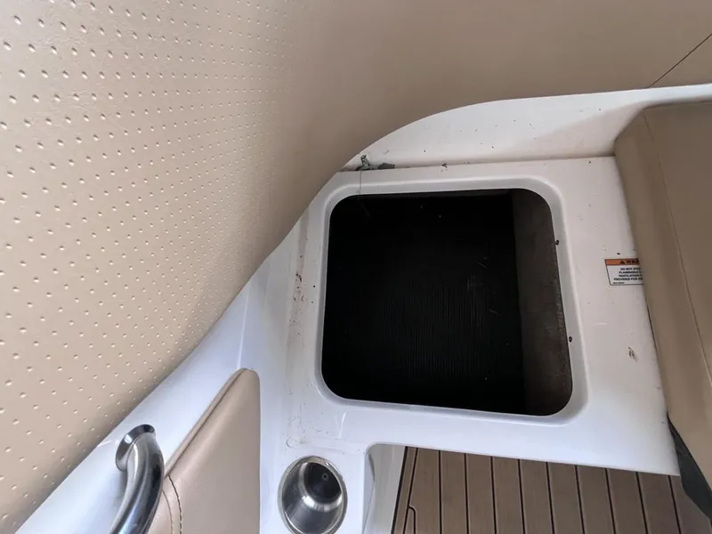 Slide: The Image of Sea Ray SPX 190 Outboard 2023 - 49