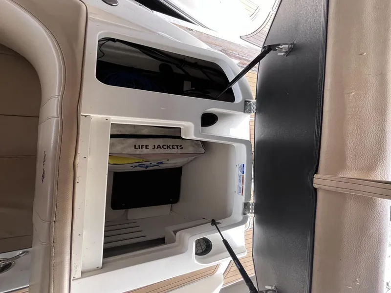 Slide: The Image of Sea Ray SPX 190 Outboard 2023 - 50