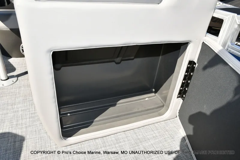 Slide: The Image of Sun Tracker Sportfish 22 DLX w/150 2026 - 22