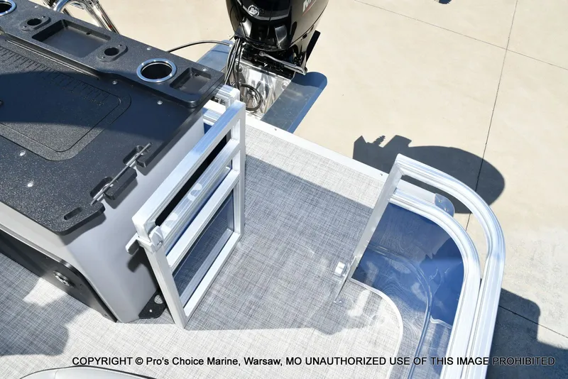 Slide: The Image of Sun Tracker Sportfish 22 DLX w/150 2026 - 40