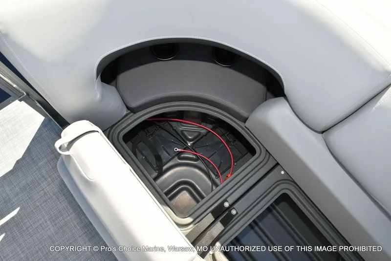 Slide: The Image of Sun Tracker Sportfish 22 DLX w/150 2026 - 65