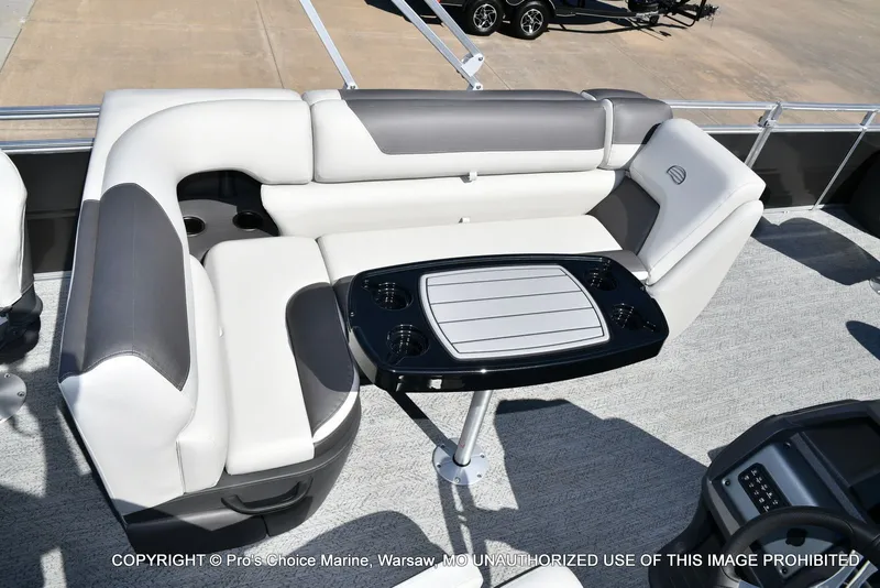 Slide: The Image of Sun Tracker Fishin' Barge 22 DLX w/115HP Pro-XS 4 Stroke 2026 - 14