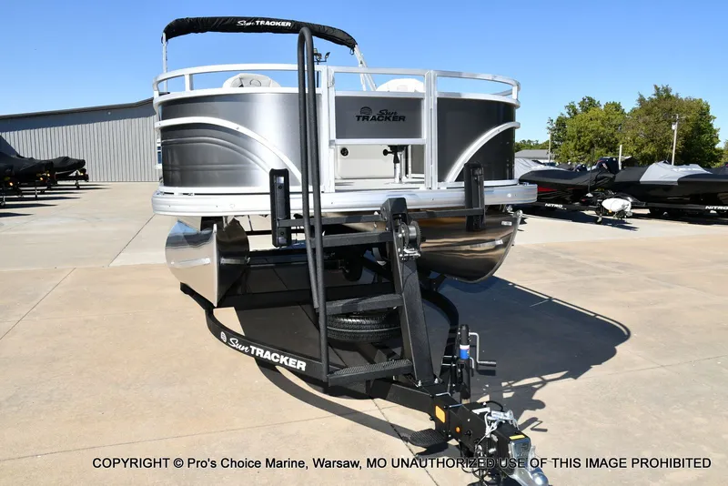 Slide: The Image of Sun Tracker Fishin' Barge 22 DLX w/115HP Pro-XS 4 Stroke 2026 - 21