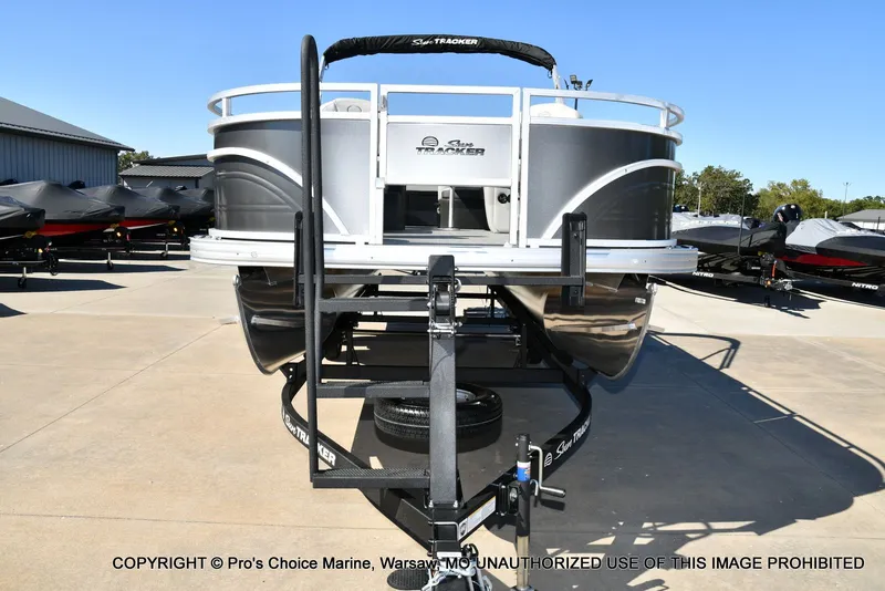 Slide: The Image of Sun Tracker Fishin' Barge 22 DLX w/115HP Pro-XS 4 Stroke 2026 - 22