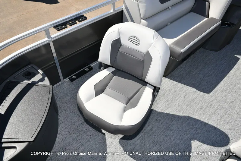 Slide: The Image of Sun Tracker Fishin' Barge 22 DLX w/115HP Pro-XS 4 Stroke 2026 - 29