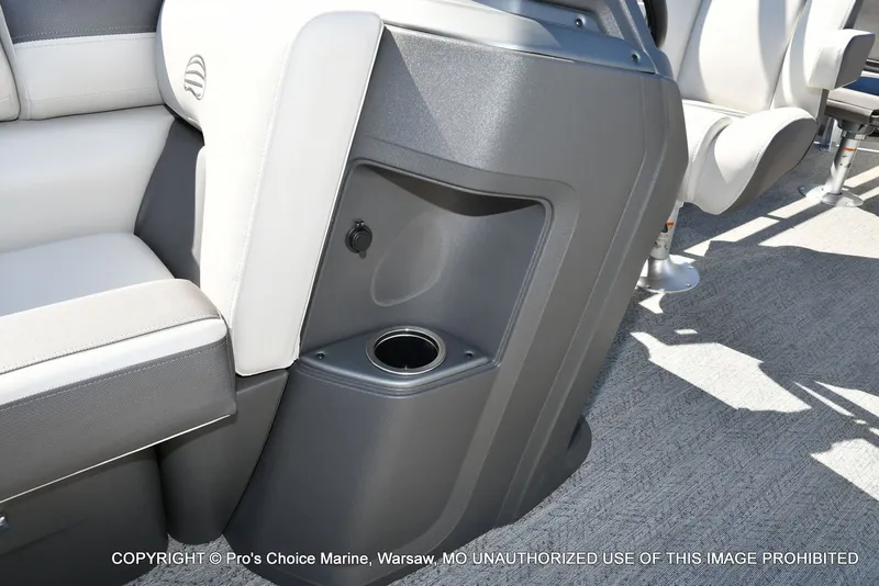 Slide: The Image of Sun Tracker Fishin' Barge 22 DLX w/115HP Pro-XS 4 Stroke 2026 - 39