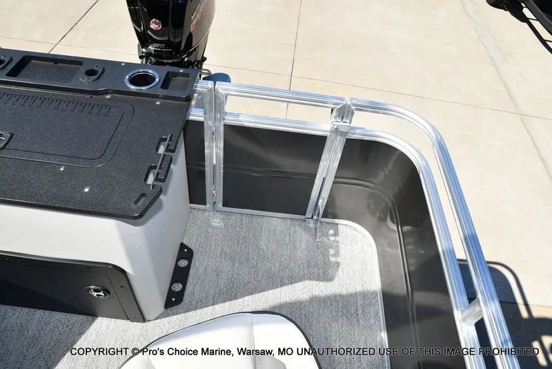 Slide: The Image of Sun Tracker Fishin' Barge 22 DLX w/115HP Pro-XS 4 Stroke 2026 - 48