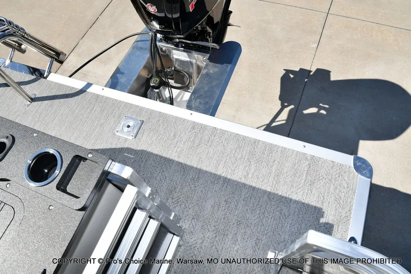 Slide: The Image of Sun Tracker Fishin' Barge 22 DLX w/115HP Pro-XS 4 Stroke 2026 - 50