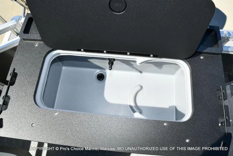 Slide: The Image of Sun Tracker Fishin' Barge 22 DLX w/115HP Pro-XS 4 Stroke 2026 - 53