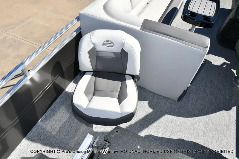 Slide: The Image of Sun Tracker Fishin' Barge 22 DLX w/115HP Pro-XS 4 Stroke 2026 - 55