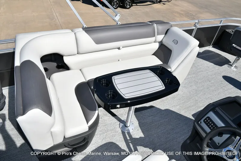 Slide: The Image of Sun Tracker Fishin' Barge 22 DLX w/115HP Pro-XS 4 Stroke 2026 - 62