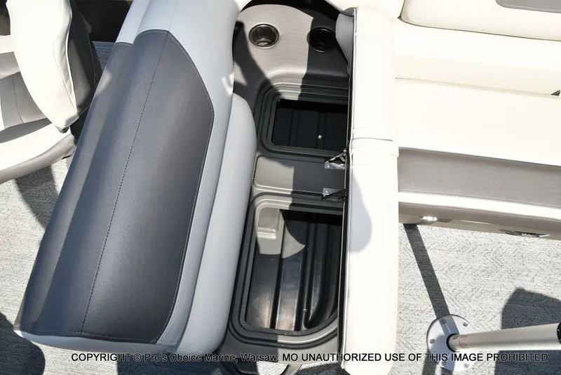 Slide: The Image of Sun Tracker Fishin' Barge 22 DLX w/115HP Pro-XS 4 Stroke 2026 - 68