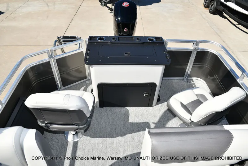 Slide: The Image of Sun Tracker Fishin' Barge 22 DLX w/115HP Pro-XS 4 Stroke 2026 - 7