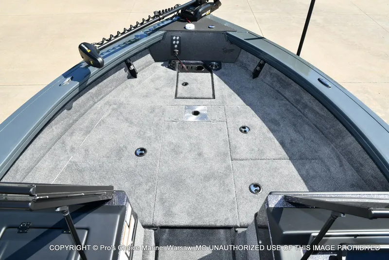 Slide: The Image of Ranger VX1988 WT w/250HP Mercury Pro-XS 2026 - 13