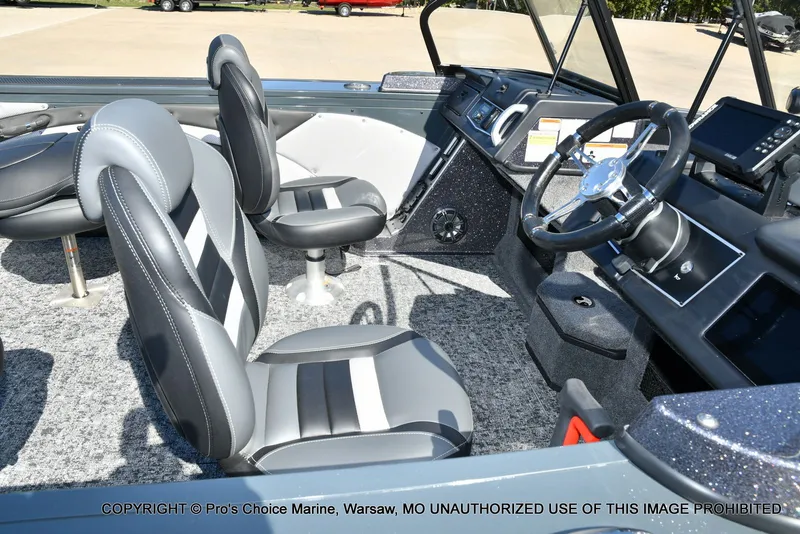 Slide: The Image of Ranger VX1988 WT w/250HP Mercury Pro-XS 2026 - 27