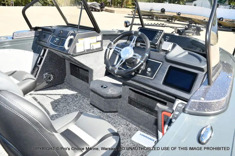 Slide: The Image of Ranger VX1988 WT w/250HP Mercury Pro-XS 2026 - 28