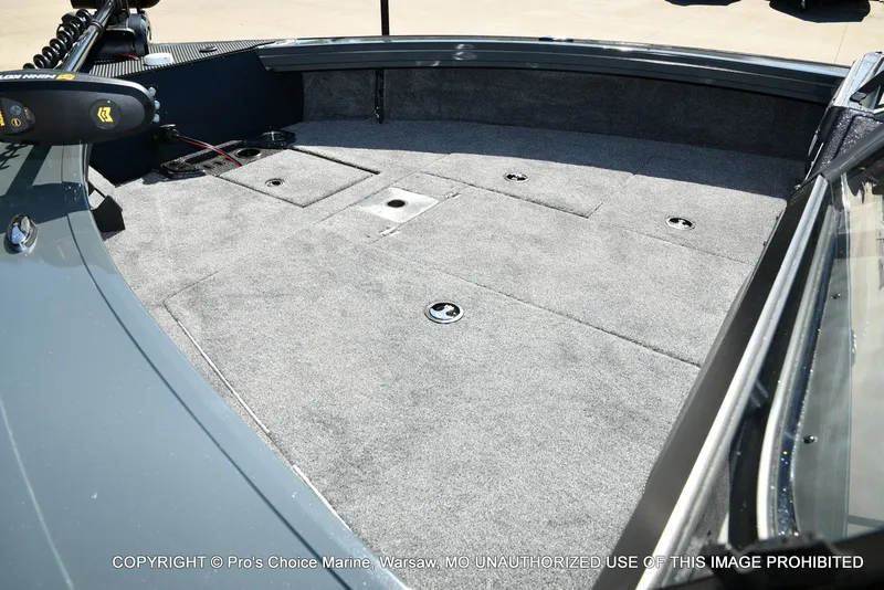 Slide: The Image of Ranger VX1988 WT w/250HP Mercury Pro-XS 2026 - 31