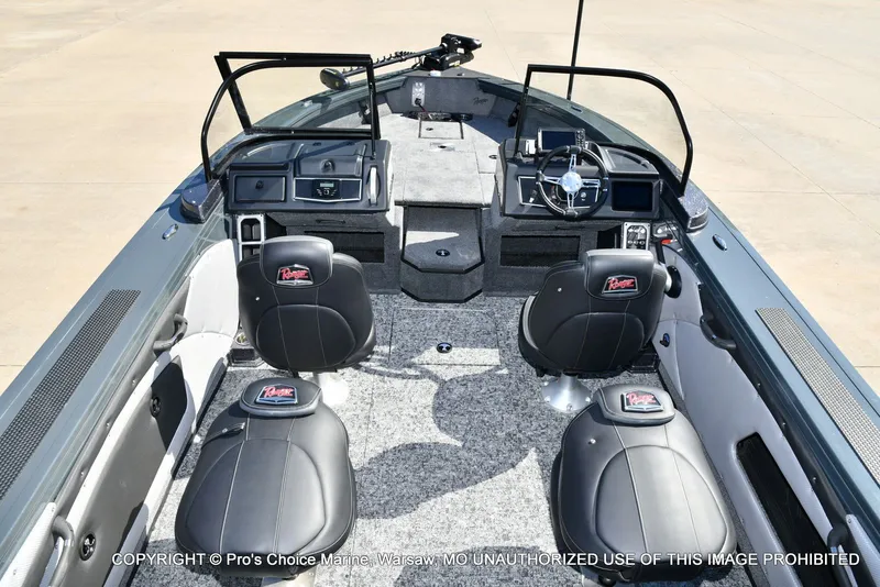 Slide: The Image of Ranger VX1988 WT w/250HP Mercury Pro-XS 2026 - 32