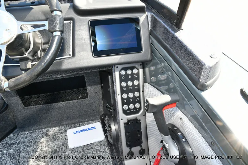 Slide: The Image of Ranger VX1988 WT w/250HP Mercury Pro-XS 2026 - 36