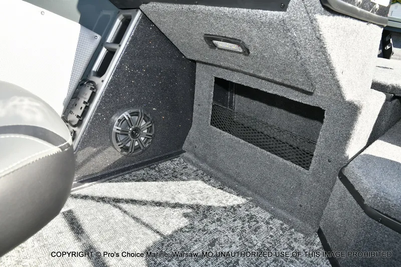 Slide: The Image of Ranger VX1988 WT w/250HP Mercury Pro-XS 2026 - 38