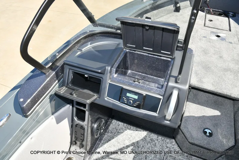 Slide: The Image of Ranger VX1988 WT w/250HP Mercury Pro-XS 2026 - 41