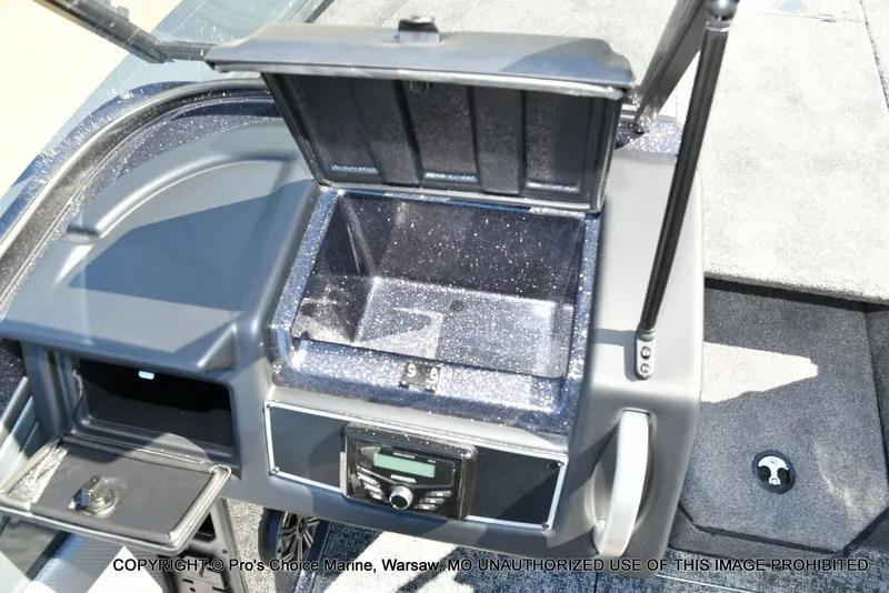 Slide: The Image of Ranger VX1988 WT w/250HP Mercury Pro-XS 2026 - 42