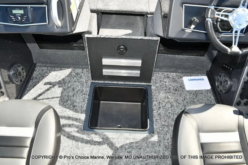 Slide: The Image of Ranger VX1988 WT w/250HP Mercury Pro-XS 2026 - 44