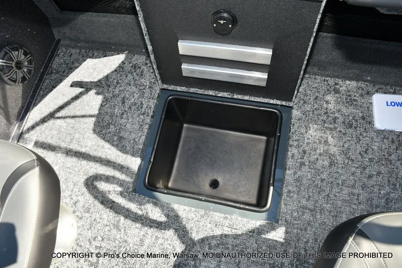 Slide: The Image of Ranger VX1988 WT w/250HP Mercury Pro-XS 2026 - 45