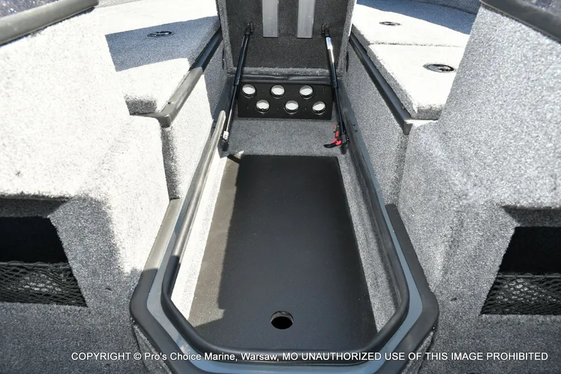 Slide: The Image of Ranger VX1988 WT w/250HP Mercury Pro-XS 2026 - 48