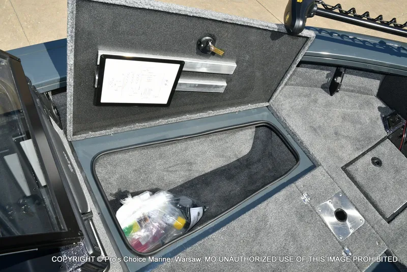 Slide: The Image of Ranger VX1988 WT w/250HP Mercury Pro-XS 2026 - 49