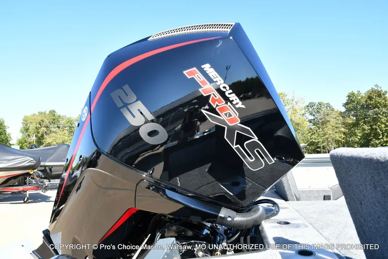 Slide: The Image of Ranger VX1988 WT w/250HP Mercury Pro-XS 2026 - 5