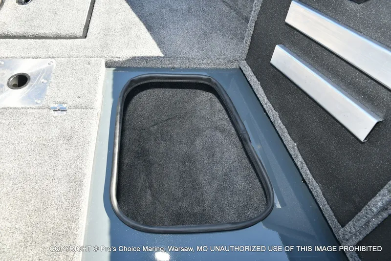 Slide: The Image of Ranger VX1988 WT w/250HP Mercury Pro-XS 2026 - 53