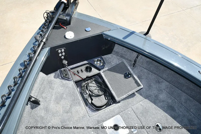 Slide: The Image of Ranger VX1988 WT w/250HP Mercury Pro-XS 2026 - 61