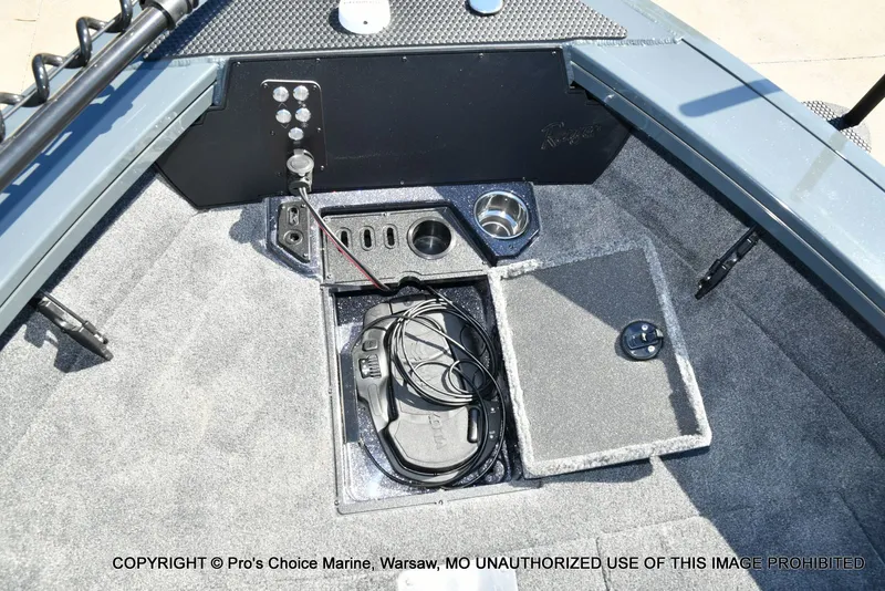 Slide: The Image of Ranger VX1988 WT w/250HP Mercury Pro-XS 2026 - 62