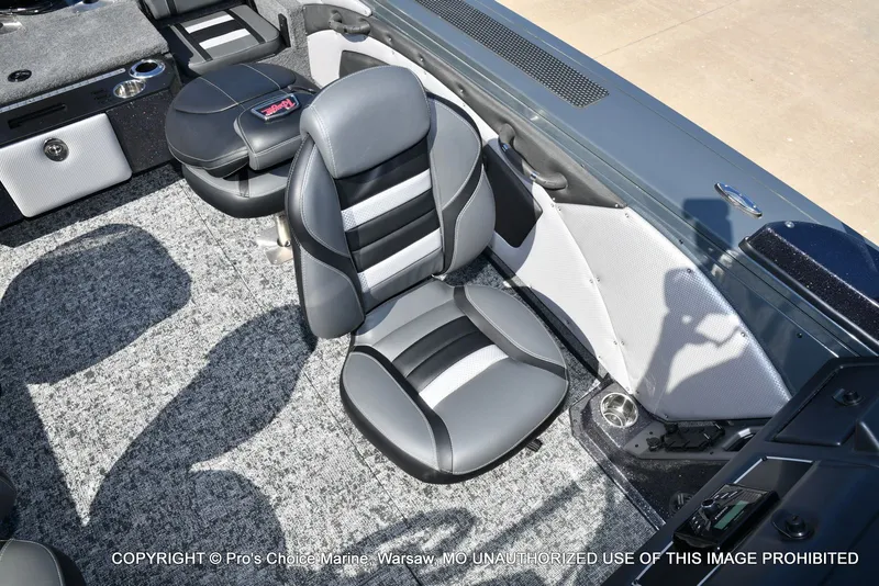 Slide: The Image of Ranger VX1988 WT w/250HP Mercury Pro-XS 2026 - 67