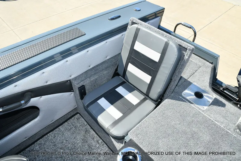 Slide: The Image of Ranger VX1988 WT w/250HP Mercury Pro-XS 2026 - 72